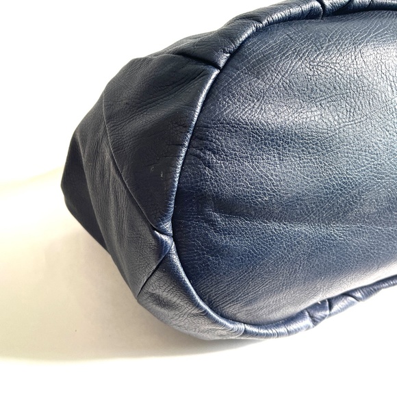 🎄. Daphne Collection Leather Handbag Blue - Picture 9 of 10